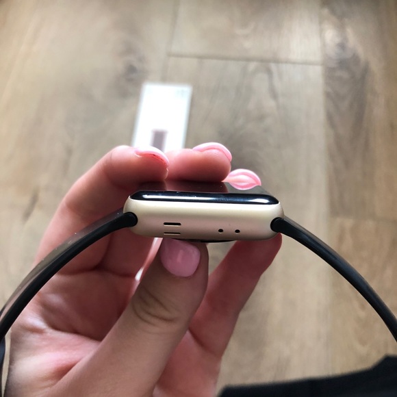 38 MM Series 2 Rose Gold Apple Watch
